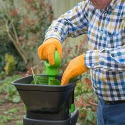 The Handy 2500 Watt Impact Shredder C/w Collection Box 10 The Handy 2500 Watt Impact Shredder C/w Collection Box -Garden Centre Store 180190 2