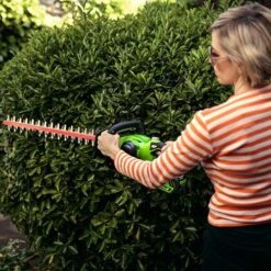 Greenworks 40v Hedge Trimmer With 2Ah Battery And Charger -Garden Centre Store 180282 4
