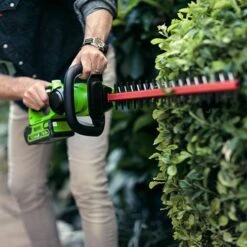 Greenworks 40v Hedge Trimmer With 2Ah Battery And Charger -Garden Centre Store 180282 5