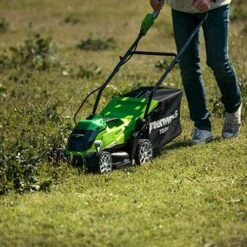 Greenworks 40v 35cm Walk Behind Mower With 2Ah Battery And Charger -Garden Centre Store 180286 4