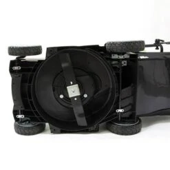 Greenworks 40v 40cm Walk Behind Mower With 2 X 2Ah Batteries And Charger 11 Greenworks 40v 40cm Walk Behind Mower With 2 X 2Ah Batteries And Charger -Garden Centre Store 180287 3