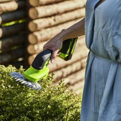 24v Grass Shrub/Shear Including Battery & Charger -Garden Centre Store 180390 2