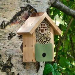 Bee Barn 10 Bee Barn -Garden Centre Store 190056 3